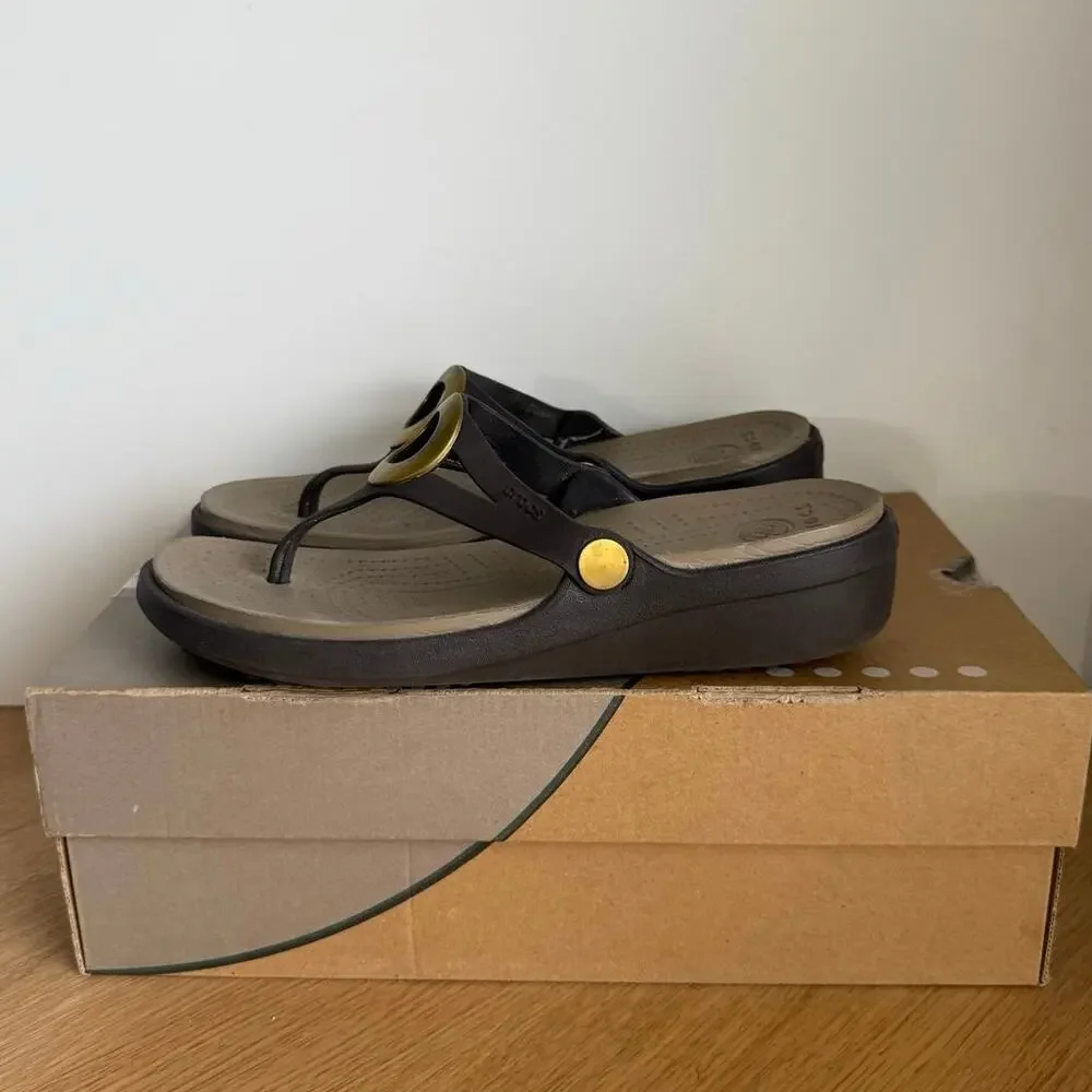 Crocs Sanrah Beveled Circle Women Slip On Wedge Sandals- SZ 8